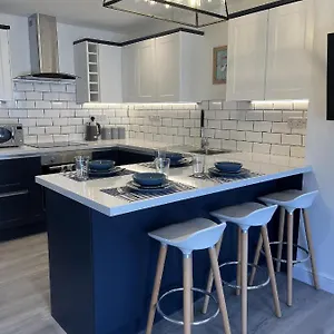20 Coop Street Apartment